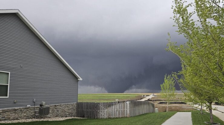 Tornado damage in nebraska